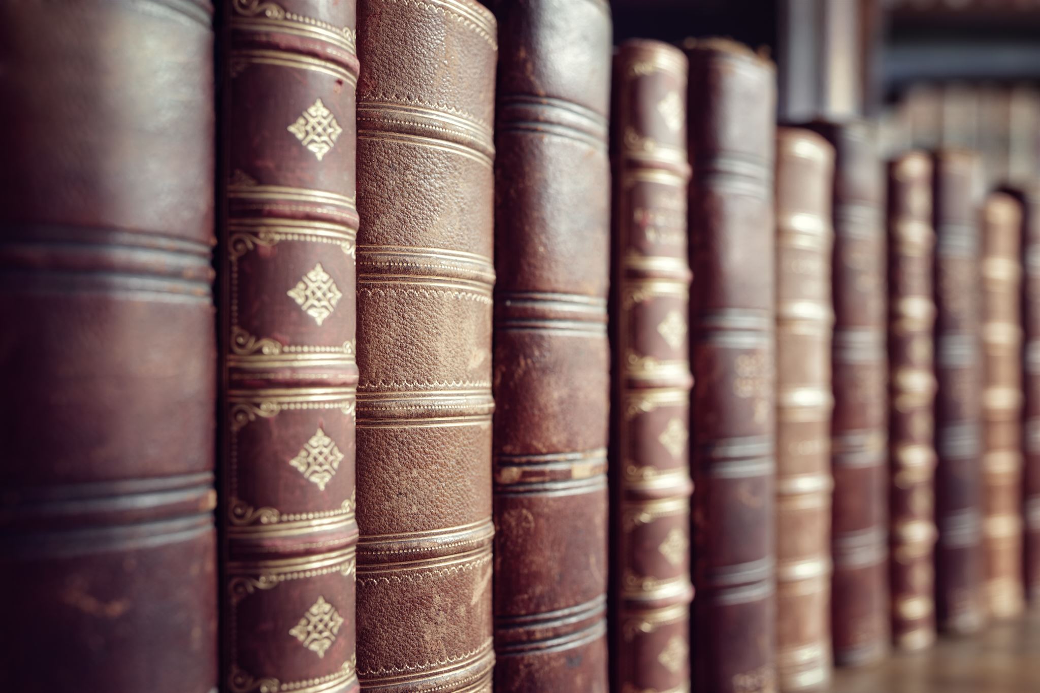 Old-vintage-books-in-a-row